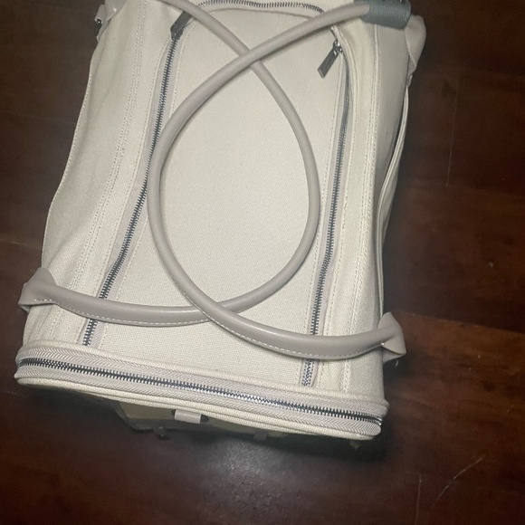 Maxbone Global Citizen Pet Carrier Bag - Picture 3 of 9